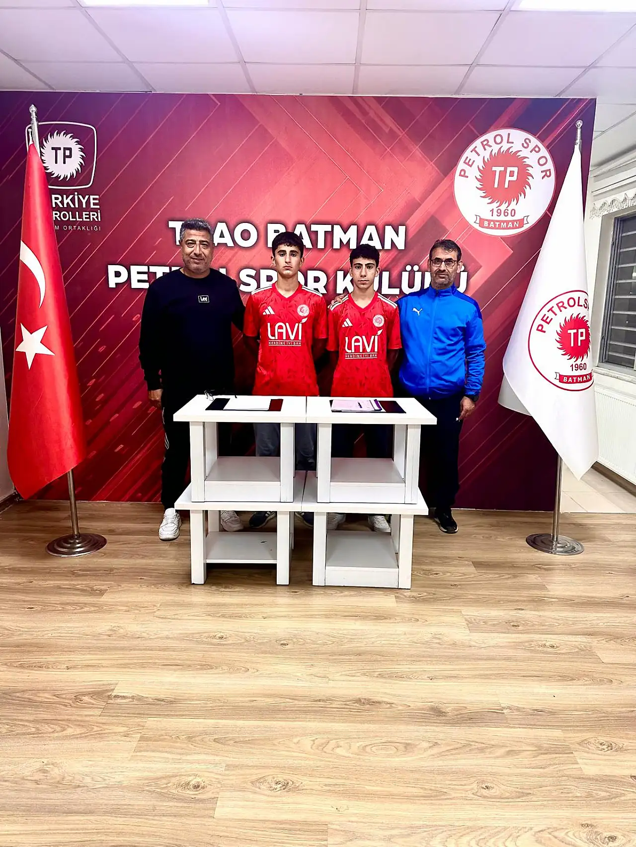 Siirtspor'un profesyonel bir takım olmaması nedeniyle altyapıdan yetişen yetenekli futbolcularımız