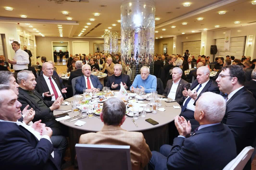 Siirt Vakfı Ankara Şubesinin düzenlediği iftar yemeği ülkemizin siyaset ve