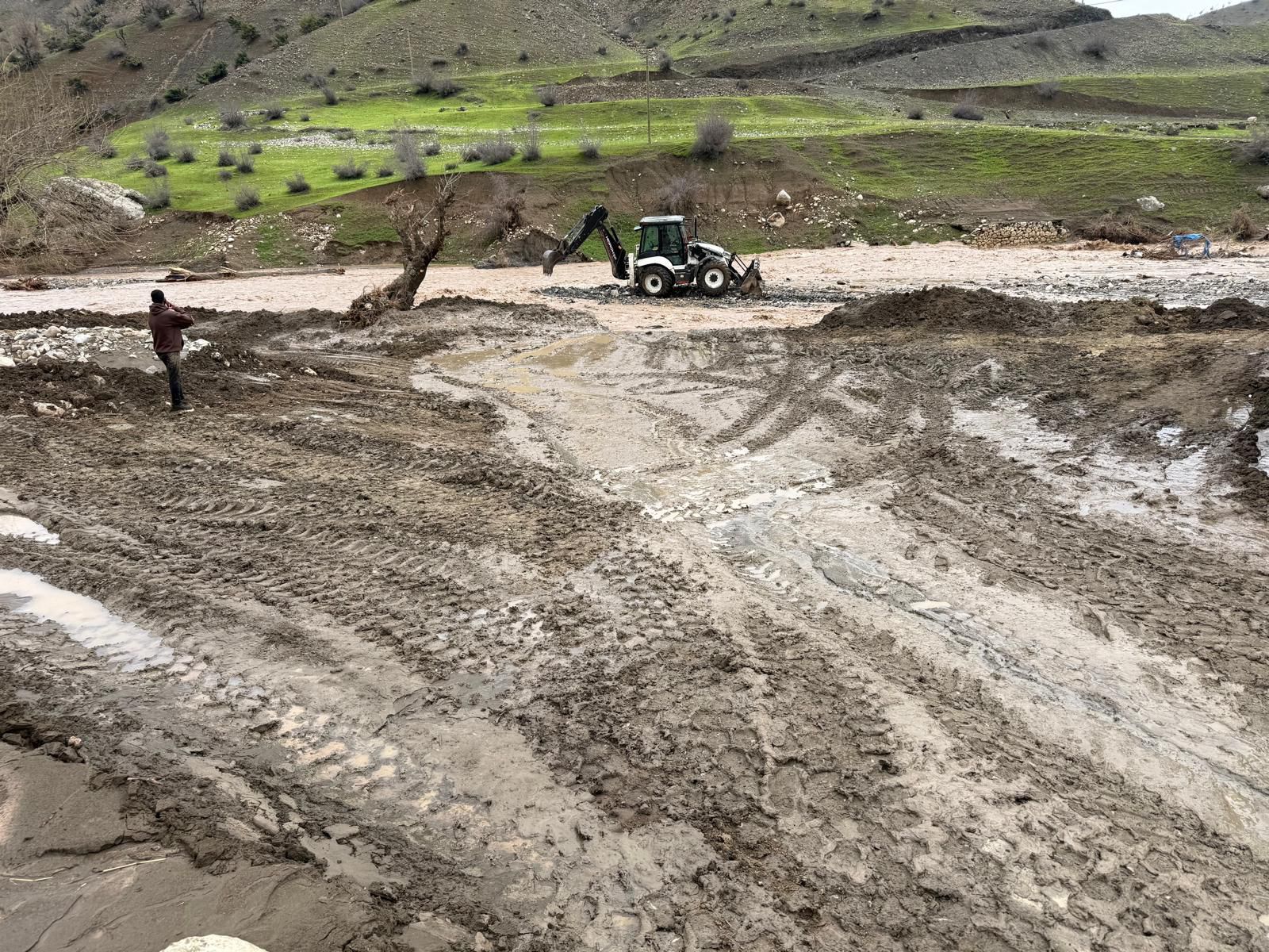 ŞİRVAN’DA SELİN YARALARI SARILIYOR!